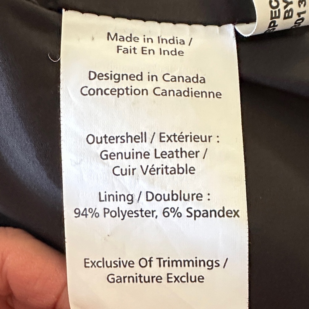 Danier Leather - Women's Black Leather Asymmetrical Zip Up Jacket - Medium - Picture 11 of 11